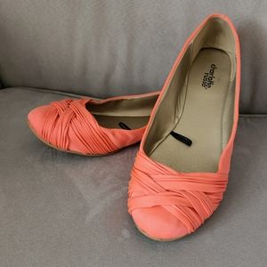 🦈 3/$20 Charlotte Russe Coral Flats